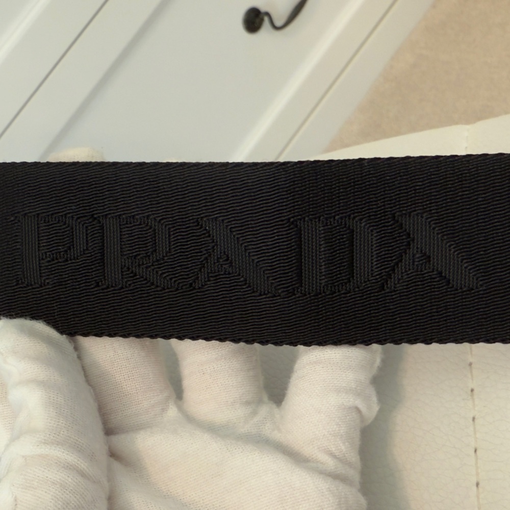 💥Prada Reedition Bag 💼 - Picture 8 of 15